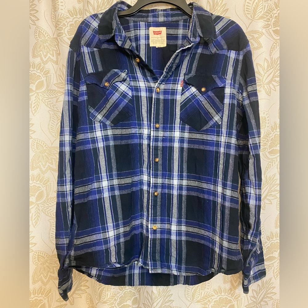 Levi’s men’s plaid flannel L